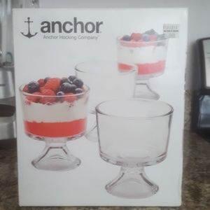 Set of 4 individual glass trifle bowls